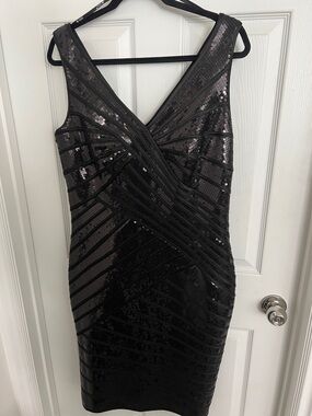 Tadashi Shoji Black Sequin V-Neck Midi Sheath Dress